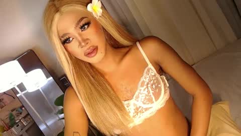 Snapshot of tiara_perezx chatting on 12-17-24, 01:07 Sam online show from 12-17-24, 01:07
