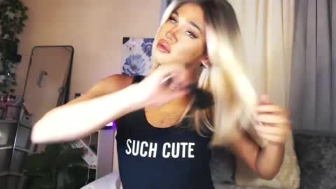 Snapshot of tiara_perezx chatting on 02-25-25, 02:14 Sam online show from 02-25-25, 02:14