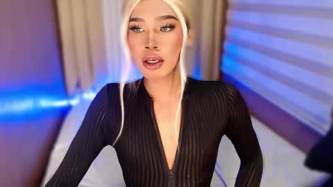 Snapshot of tiara_perezx chatting on 10-02-25, 08:10 Sam online show from 10-02-25, 08:10