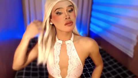 Snapshot of tiara_perezx chatting on 10-08-25, 02:47 Sam online show from 10-08-25, 02:47