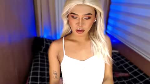 Snapshot of tiara_perezx chatting on 10-11-25, 06:50 Sam online show from 10-11-25, 06:50