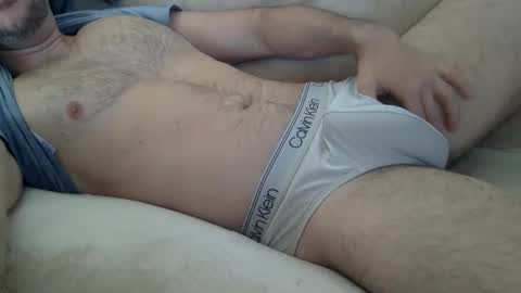 Snapshot of tiburonbeach39 chatting on 11-16-25, 12:11 Tiburonbeach online show from 11-16-25, 12:11