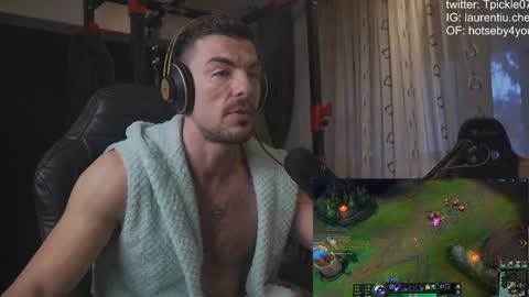 Snapshot of tickle_my_pickle07 chatting on 12-02-24, 01:35 tickle_my_pickle07 online show from 12-02-24, 01:35