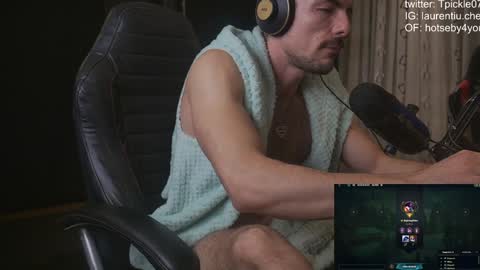 Snapshot of tickle_my_pickle07 chatting on 12-02-24, 04:42 tickle_my_pickle07 online show from 12-02-24, 04:42