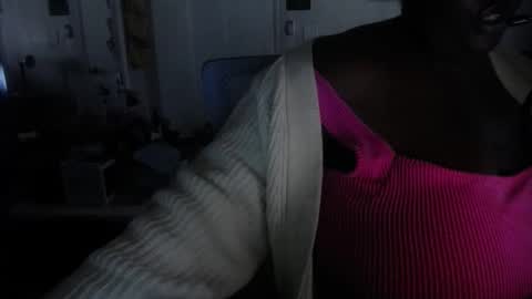 Tierra Henri online show from 12-17-25, 08:59