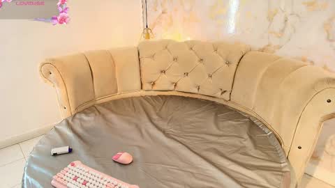 Snapshot of tifanibrown chatting on 02-03-26, 12:10 Tifani brown online show from 02-03-26, 12:10