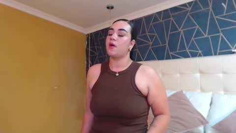 TifannyDunss online show from 10-20-25, 02:34