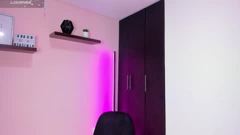 Tifany  online show from 09-24-25, 09:29