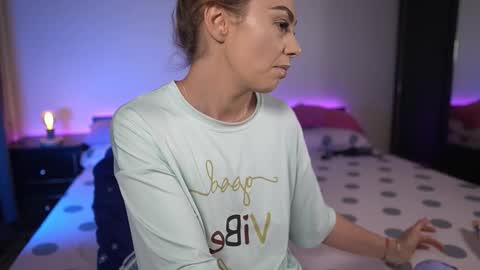 Tiffany online show from 09-28-25, 08:14