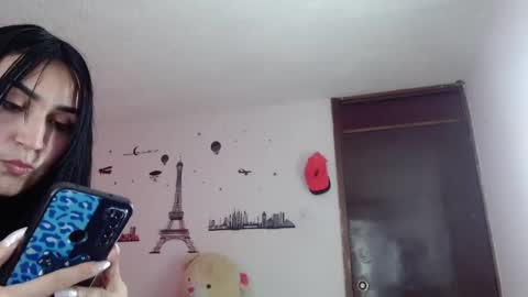 Snapshot of tiffani_williams chatting on 02-05-25, 09:18 tifany online show from 02-05-25, 09:18