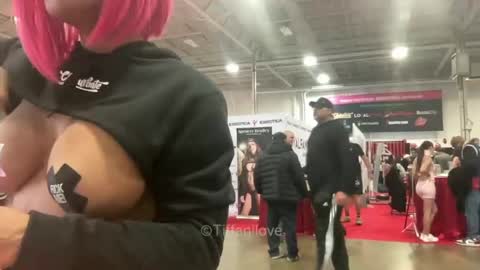 Snapshot of tiffanilove chatting on 12-07-24, 02:42 Tiffani Love online show from 12-07-24, 02:42