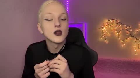 Amira online show from 11-27-25, 09:11