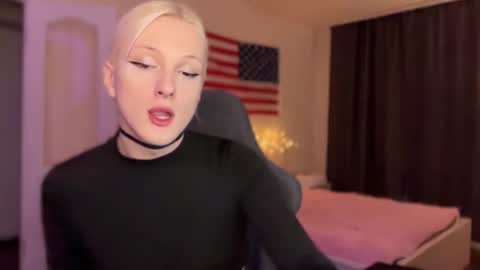 Amira online show from 12-17-25, 09:48