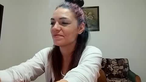 Snapshot of tiffany_chloe chatting on 02-12-25, 09:43 Tiffany online show from 02-12-25, 09:43