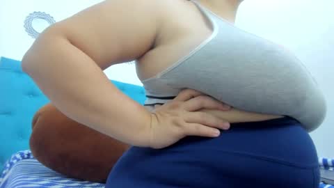 Snapshot of tiffany_hot19_ chatting on 10-06-25, 01:14 tiffany online show from 10-06-25, 01:14