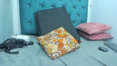 Snapshot of tiffany_hot19_ chatting on 06-22-26, 03:25 tiffany online show from 06-22-26, 03:25