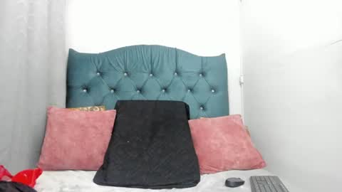 Snapshot of tiffany_hot19_ chatting on 07-09-26, 12:37 tiffany online show from 07-09-26, 12:37