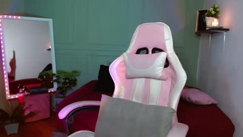 dont forget ask for custom vids  online show from 12-25-24, 08:07