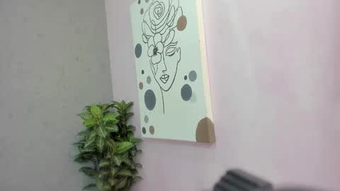 tiffany_mendez online show from 11-19-25, 12:05