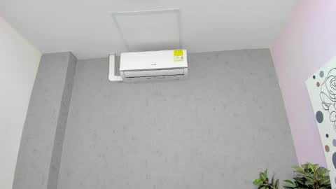 tiffany_mendez online show from 12-17-25, 12:00