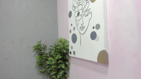 tiffany_mendez online show from 12-18-25, 12:00