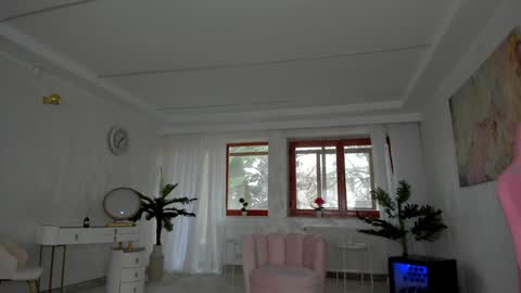 Tiffany Houston online show from 12-05-24, 07:05