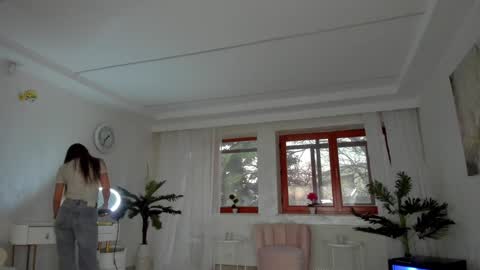 Tiffany Houston online show from 12-14-24, 05:40