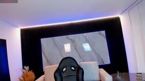 Snapshot of tiffanyhoustton chatting on 02-16-26, 12:45 tiffanyhoustton online show from 02-16-26, 12:45