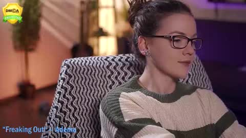 tiffanyriox online show from 10-14-25, 11:38