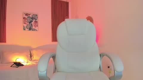 Tiffany online show from 10-12-25, 01:10