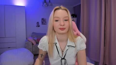 Snapshot of tiffy_fox chatting on 11-29-25, 03:20 Tiffany online show from 11-29-25, 03:20