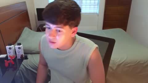 Snapshot of tightncuteass chatting on 09-20-25, 10:33 Camilo online show from 09-20-25, 10:33