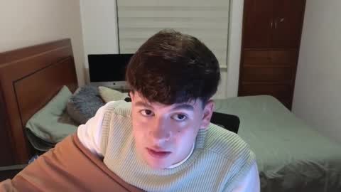 Snapshot of tightncuteass chatting on 10-21-25, 01:28 Camilo online show from 10-21-25, 01:28