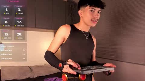 Snapshot of tim__fox chatting on 10-11-25, 11:42 Tim Fox online show from 10-11-25, 11:42