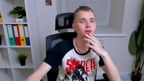 Snapshot of tim_blackk chatting on 10-15-25, 08:53 Tim online show from 10-15-25, 08:53