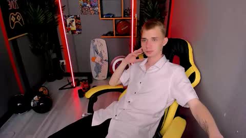 Snapshot of tim_blackk chatting on 11-05-25, 09:48 Tim online show from 11-05-25, 09:48