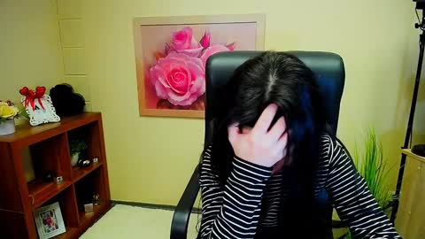 Snapshot of timeparadice chatting on 12-27-24, 08:56 Luisa online show from 12-27-24, 08:56