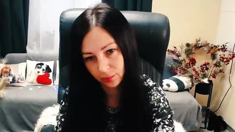 Snapshot of timeparadice chatting on 09-18-25, 09:33 Luisa online show from 09-18-25, 09:33