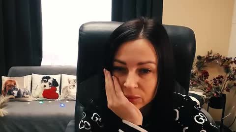 Snapshot of timeparadice chatting on 10-22-25, 07:41 Luisa online show from 10-22-25, 07:41