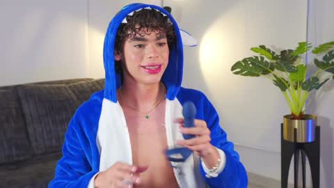 Snapshot of timmyshy chatting on 02-26-25, 12:27 timmyshy online show from 02-26-25, 12:27