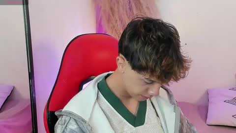 Timothy 21 years old online show from 09-12-25, 08:31