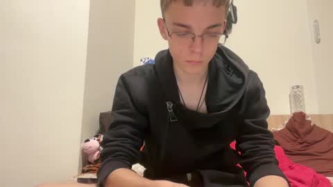 Snapshot of timveret chatting on 12-09-24, 06:57 Wizard online show from 12-09-24, 06:57