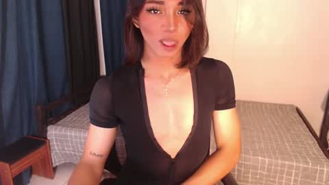 Snapshot of tina_allure chatting on 12-15-24, 10:15 Tina online show from 12-15-24, 10:15