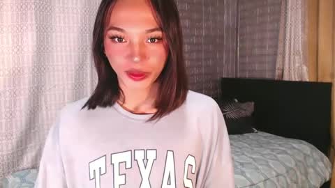 Snapshot of tina_allure chatting on 02-05-25, 03:02 Tina online show from 02-05-25, 03:02