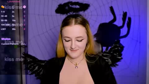 tina_blade_ online show from 10-20-25, 07:14