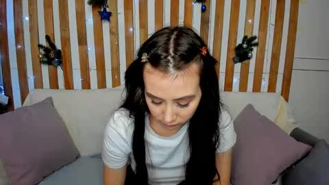 Snapshot of tina_ellisi chatting on 01-12-25, 01:11 Tina online show from 01-12-25, 01:11