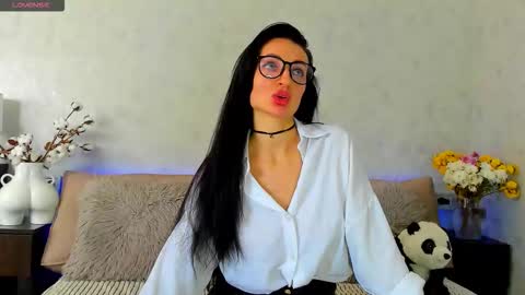 Tina online show from 10-31-25, 09:21