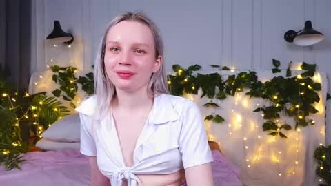 tinasiner online show from 03-08-25, 05:11