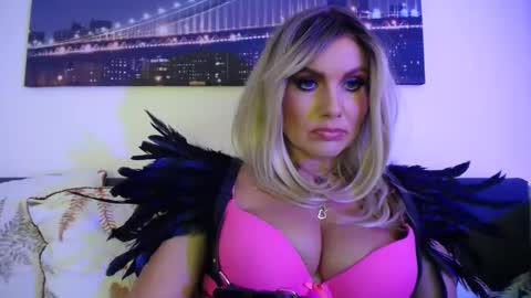 tinkerbell822 online show from 02-18-25, 12:06