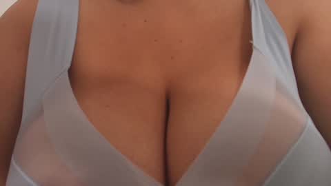 Snapshot of tinkerbell_1 chatting on 01-18-25, 07:58 tinkerbell online show from 01-18-25, 07:58